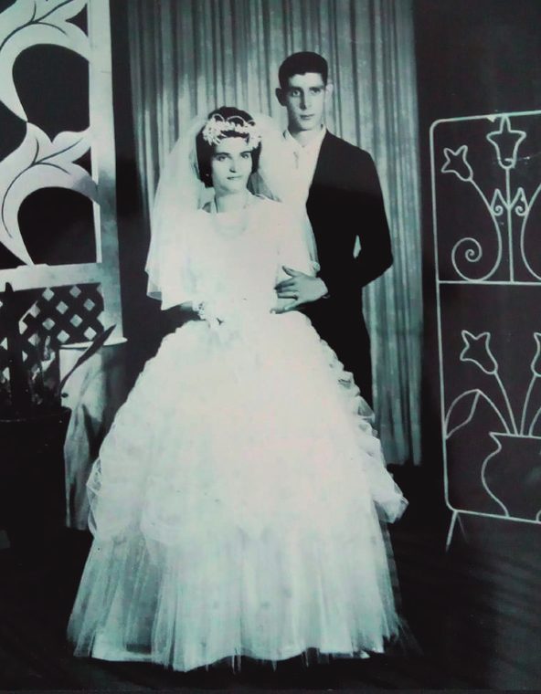Hélio e Clarice no dia do casamento, em fotografia antiga